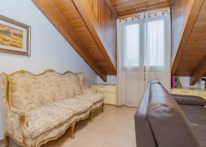 Bnbest Tricolore 6 Pax Apartment