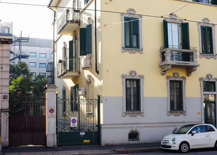 Open Space Con Veranda A Studi Appartamento Milano