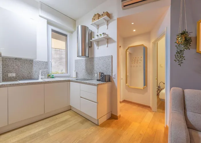 Cenacolo, Corso Magenta, Milan's Historic Center * Milão