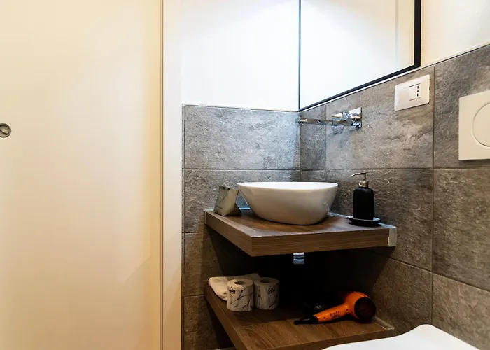 Youhosty - Falcone 7