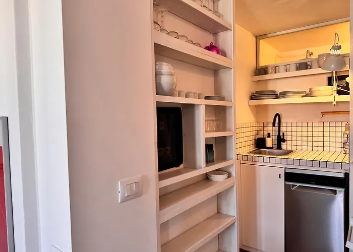 Pergolesi Nest - Authentic - Station