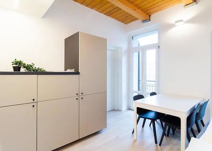 East Apartment *
