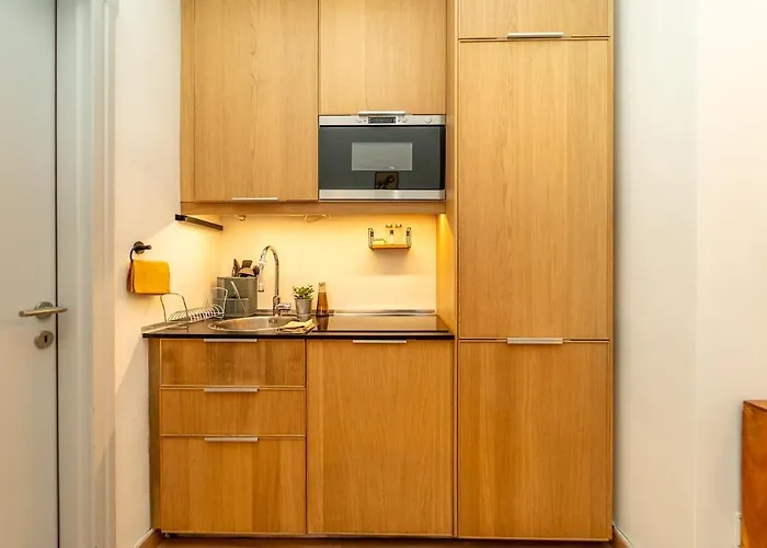 The Artist's Nest - On The Navigli * Milão