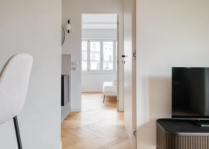 Joivy Two Stylish With Balconies In Loreto, アパート