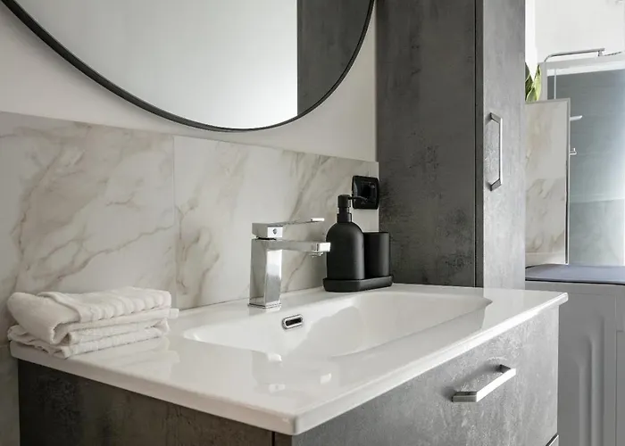 Apartment Casa Enea Luxury House - Bocconi Navigli - Private Parking *