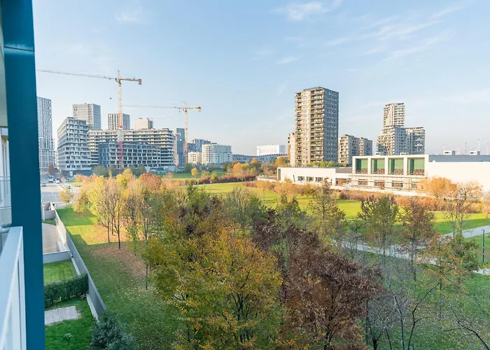 3br With Large Terrace - 800m From San Leonardo M1 アパート *