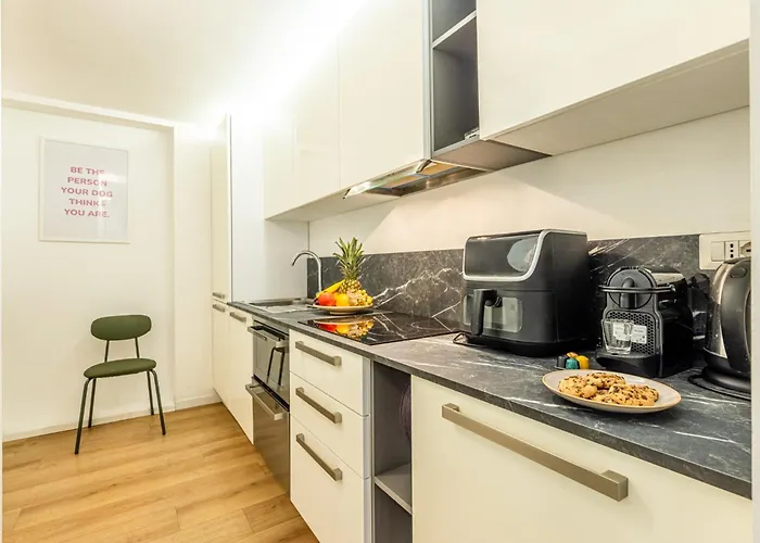 アパート Colonna Lovely Loft - 10 Min Duomo - Buonarroti M1 ミラノ