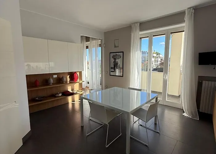 Bright House Between Navigli&parco Solari *