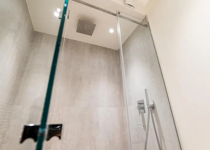 Elegant Duplex With Modern Design In Apartmán