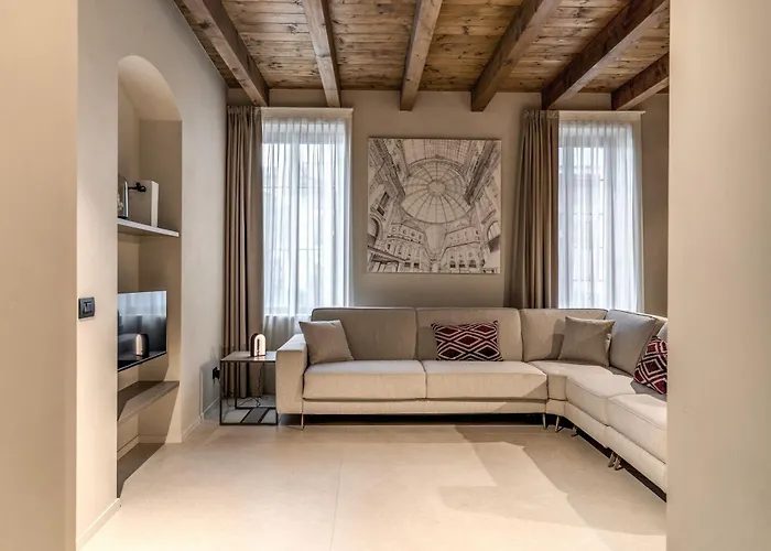 Seety Porta Romana Statue Μιλάνο