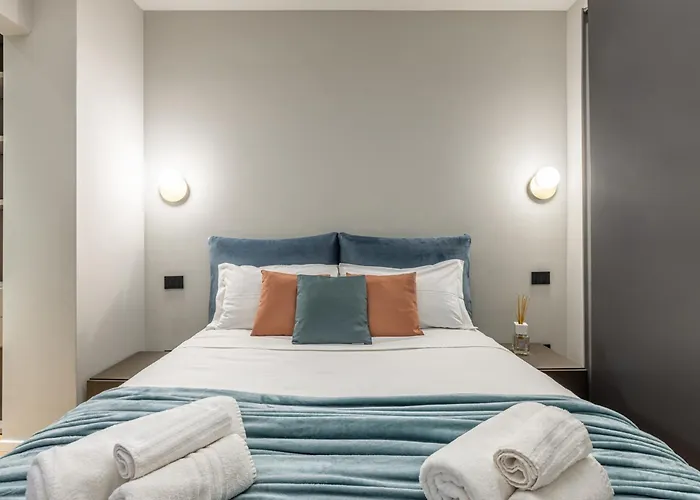 Luxury Modern Near Duomo - Exclusive & Apartment Milan