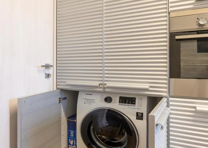 Modica, 16 - Near Iulm *