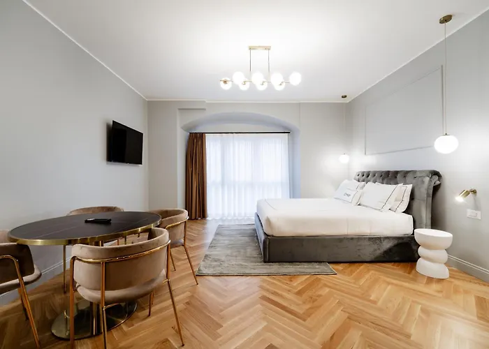 Prestige Boutique - Piazza Duomo 2 3*