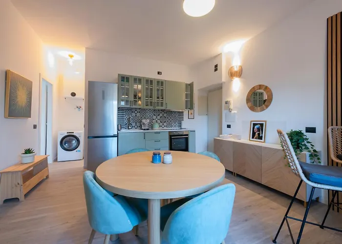 Bright Top-floor With Private Terrace Apartment