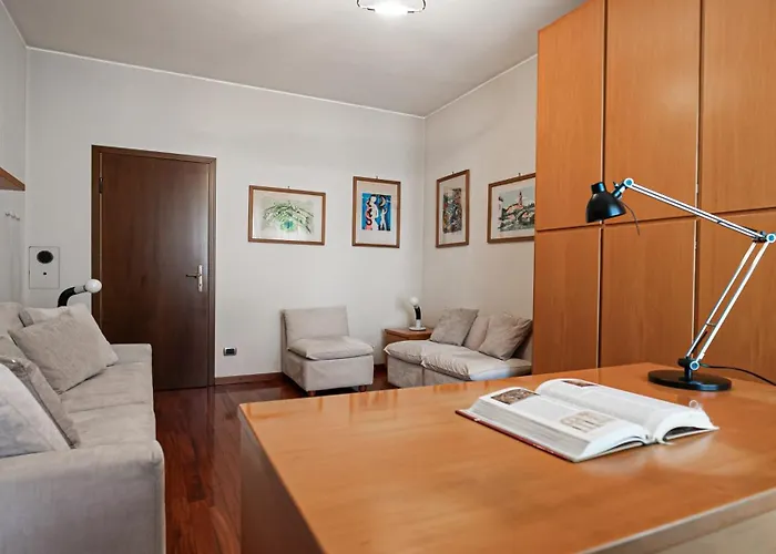 Italianway Easy - Strambio 8 Milan