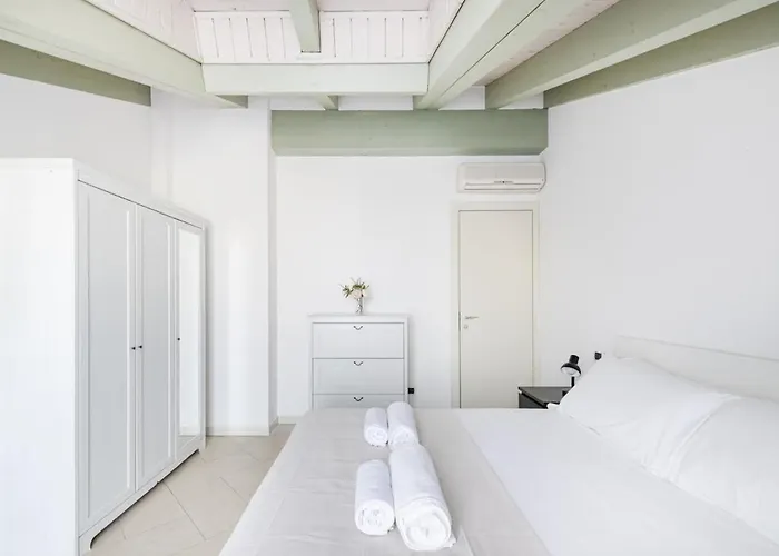 Easylife - - C Italia 68bp5 - P Ticinese Apartmán