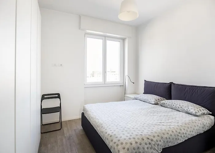 Lovely Very Near Zara Metro Station M3m5 Milano