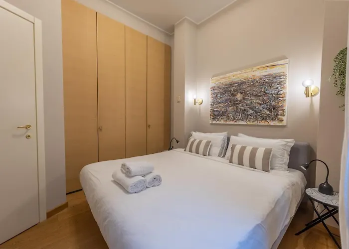 Cenacolo, Corso Magenta, Milan's Historic Center *