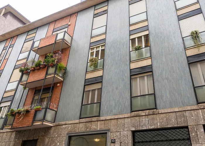 Gian Giacomo Mora, 13 Raffinato Monolocale In Centro