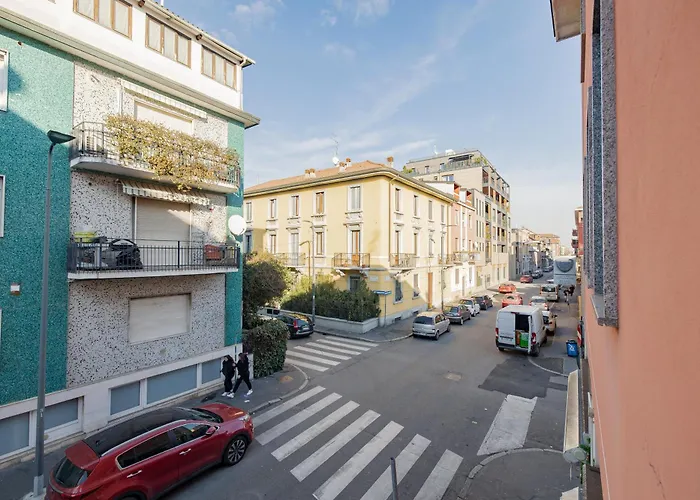 Modern One-bedroom With Terrace - Naviglio Martesana Milan