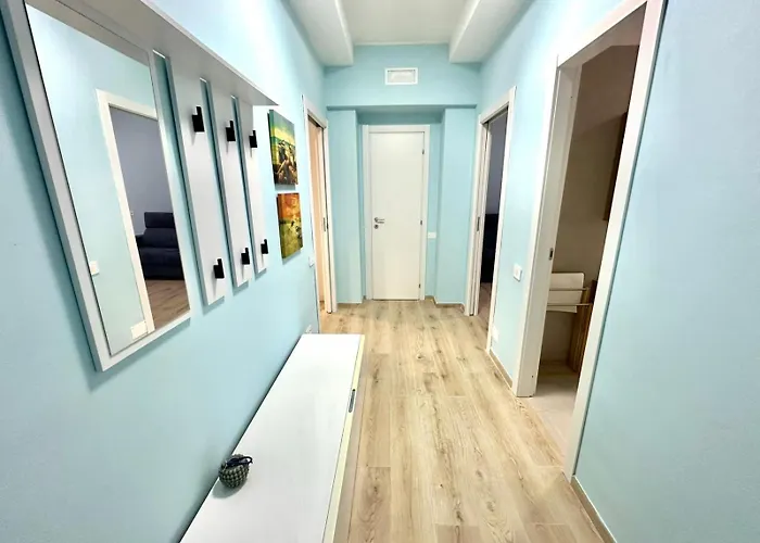 Lucania Azzurra Apartment, Elegante E Confortevole, Con Metro M3 Sotto Casa, Collegamento Diretto A Duomo Di E Stazione Διαμέρισμα