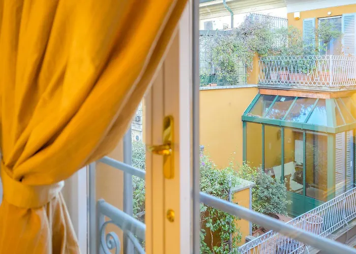 The Seven Stars - Montenapoleone * Milão