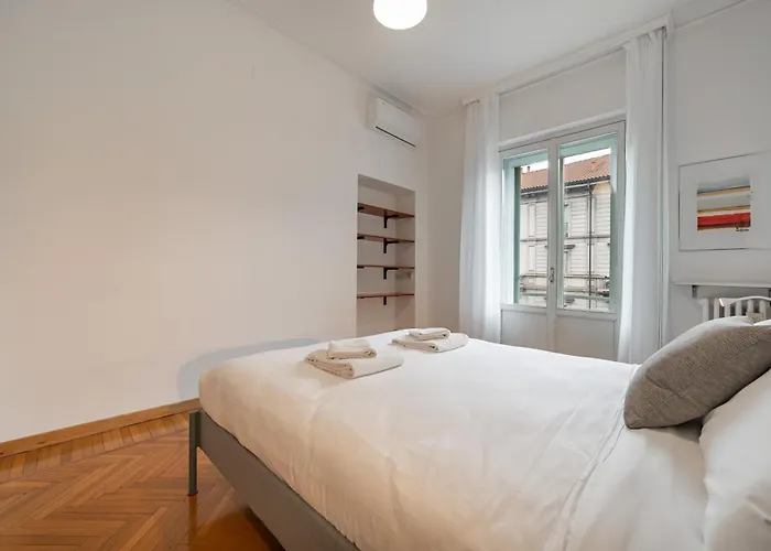 4 Min From Porta Genova Station With Whirlpool Apartman *