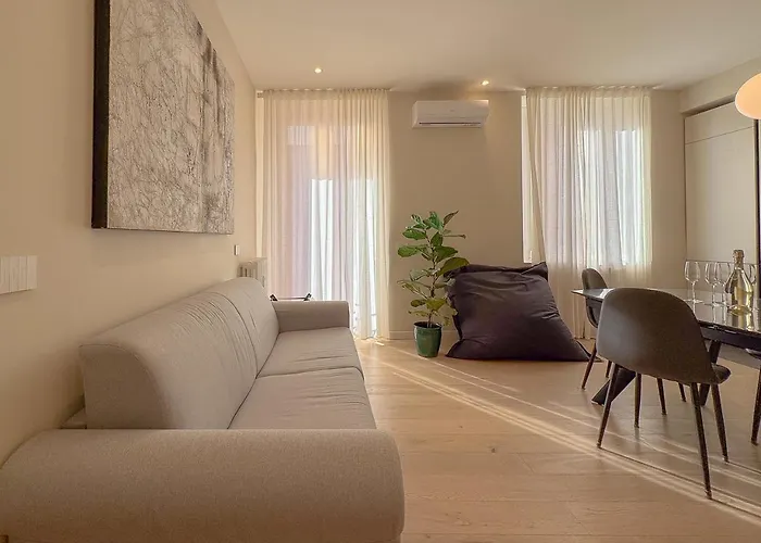 Urban By Host Hero *