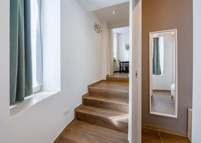 Family-friendly In Isola District Milán