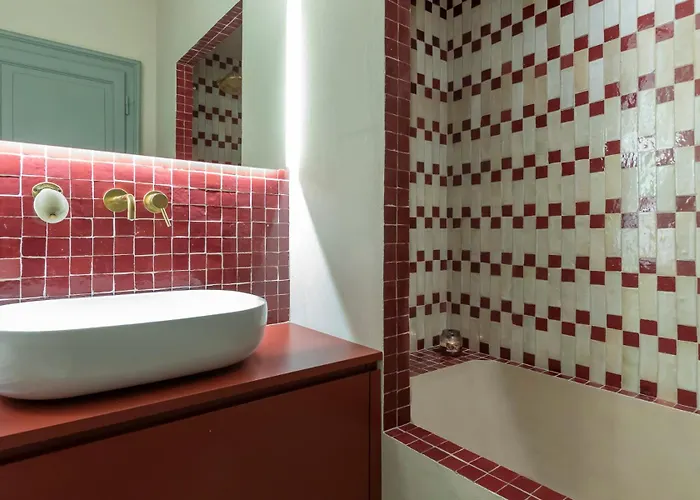 M4 Elegance And Style Near The Metro Милан