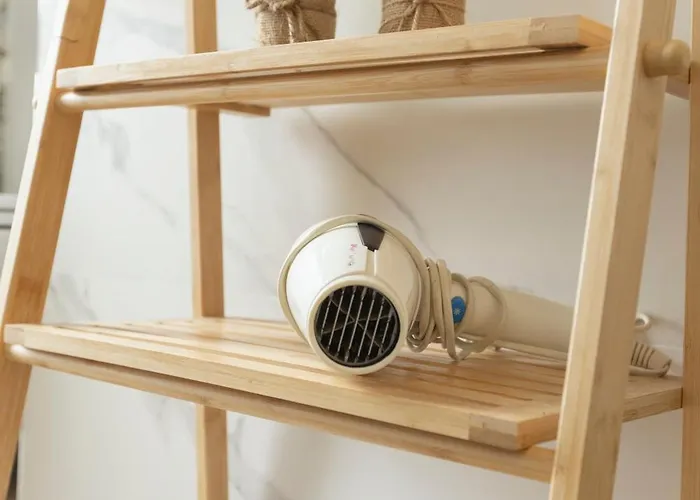 Art - Bocconi Near Train Station, Navigli * Milão