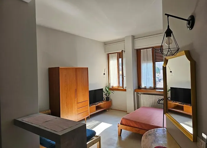 Modern Loft A Few Stops From The Center Appartamento *