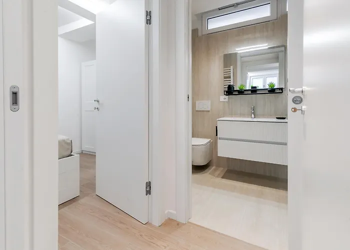 Urban Jungle M3 Duomo 12 Min アパート ミラノ