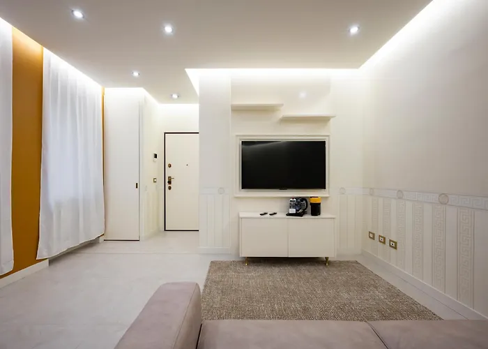 Luca Duomo Versace Apartment Milan