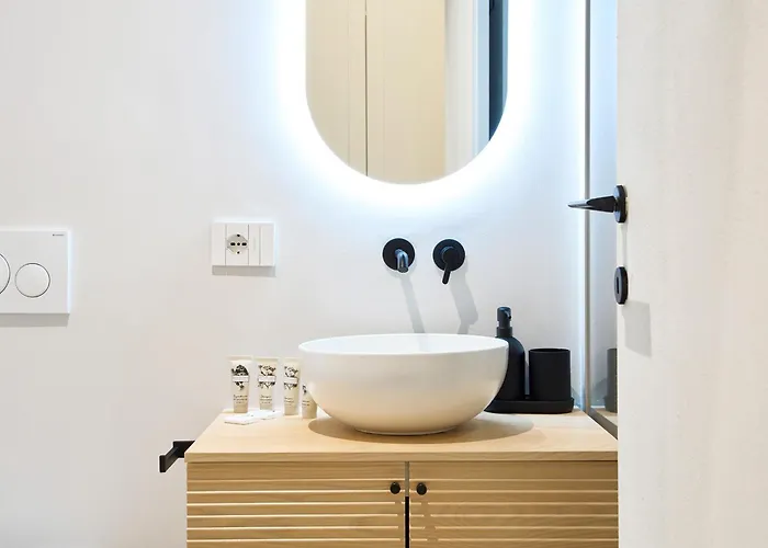 Design With Private Street Entrance * Milan