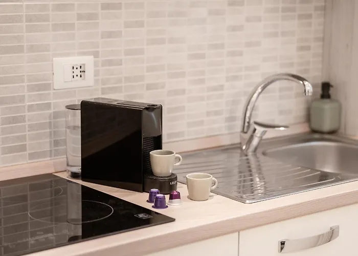 Entire With Patio In The Isola Area