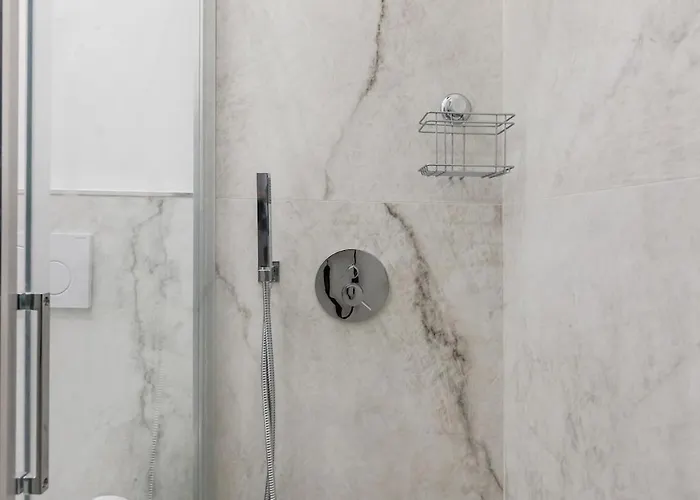 Luxury 2-bedroom Station