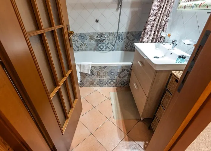 Characteristic 2 Double Bedroom 公寓