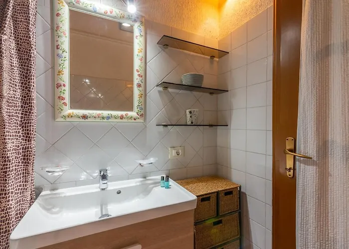 Characteristic 2 Double Bedroom * Mediolan