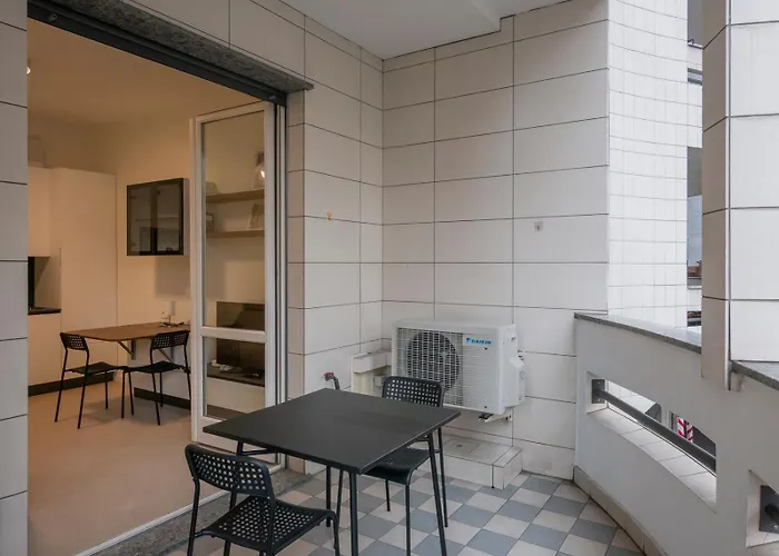 I-host - Modern 1br With Balcony Near Sempione * Mediolan