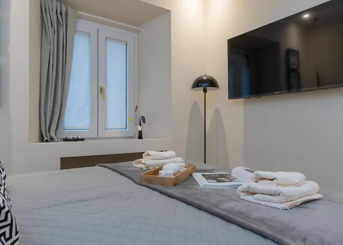 Brera Exclusive - New With Terrace, Near Parking Apartment