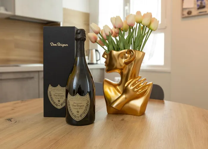 Art - Bocconi Near Train Station, Navigli Apartamento Milão