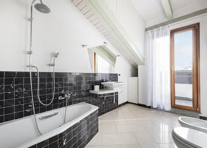 Easylife - - C Italia 68bp5 - P Ticinese Apartmán *