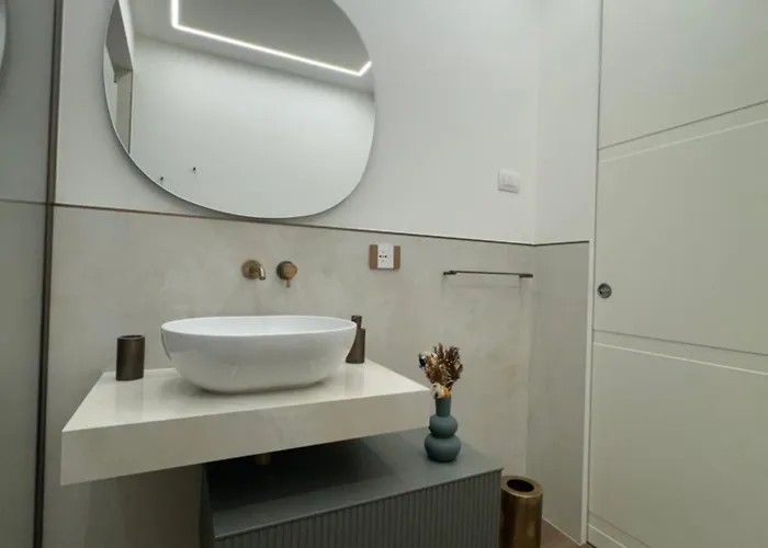 Luxury - Metropolitana M4- San Babila -stadio San Siro - Duomo - Aeroporto Linate - Castello Sforzesco Apartmán *