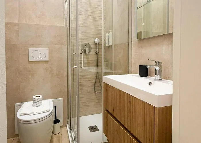 Elegant In The Center With Smarttv Wifi Mediolan