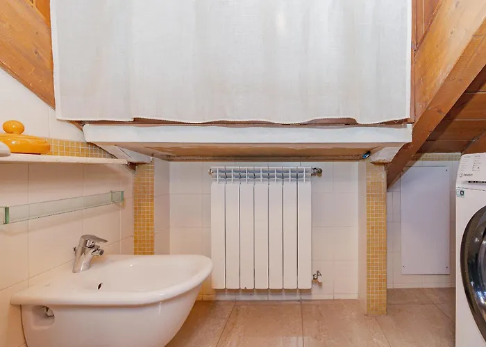 Bnbest Tricolore 6 Pax Apartment