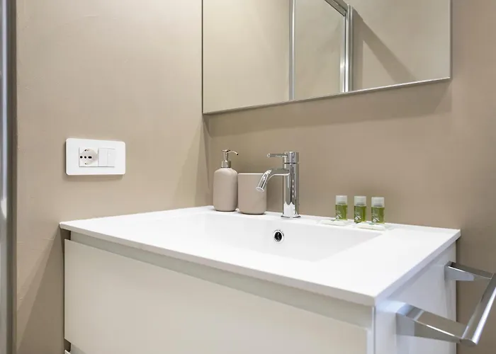 Easylife - - Botta 16 - Porta Romana Milan