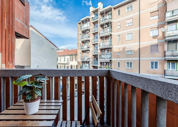 Apartment Porta Romana Living - Near Metro Station By Innstay
