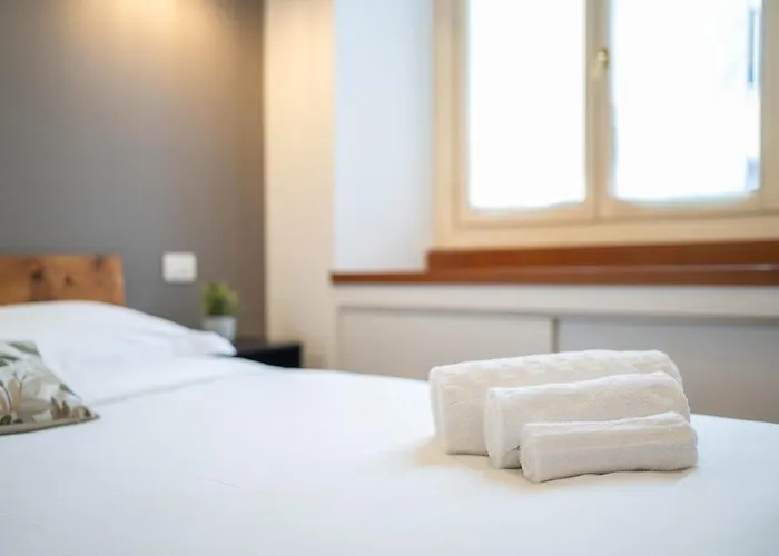 Stylish With Balcony - Brera Apartament