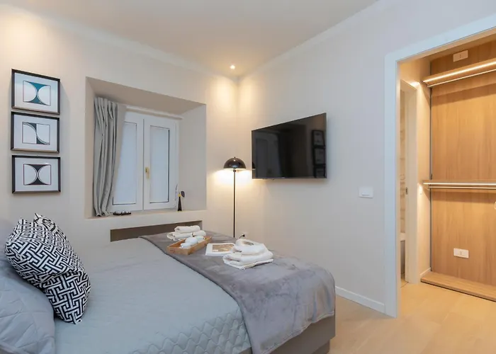 Brera Exclusive - New With Terrace, Near Parking *